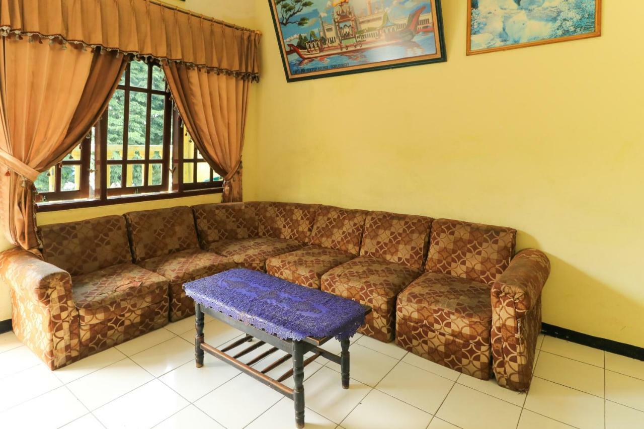 Dharmawati Homestay Syariah At Terminal Purabaya Waru Exterior foto