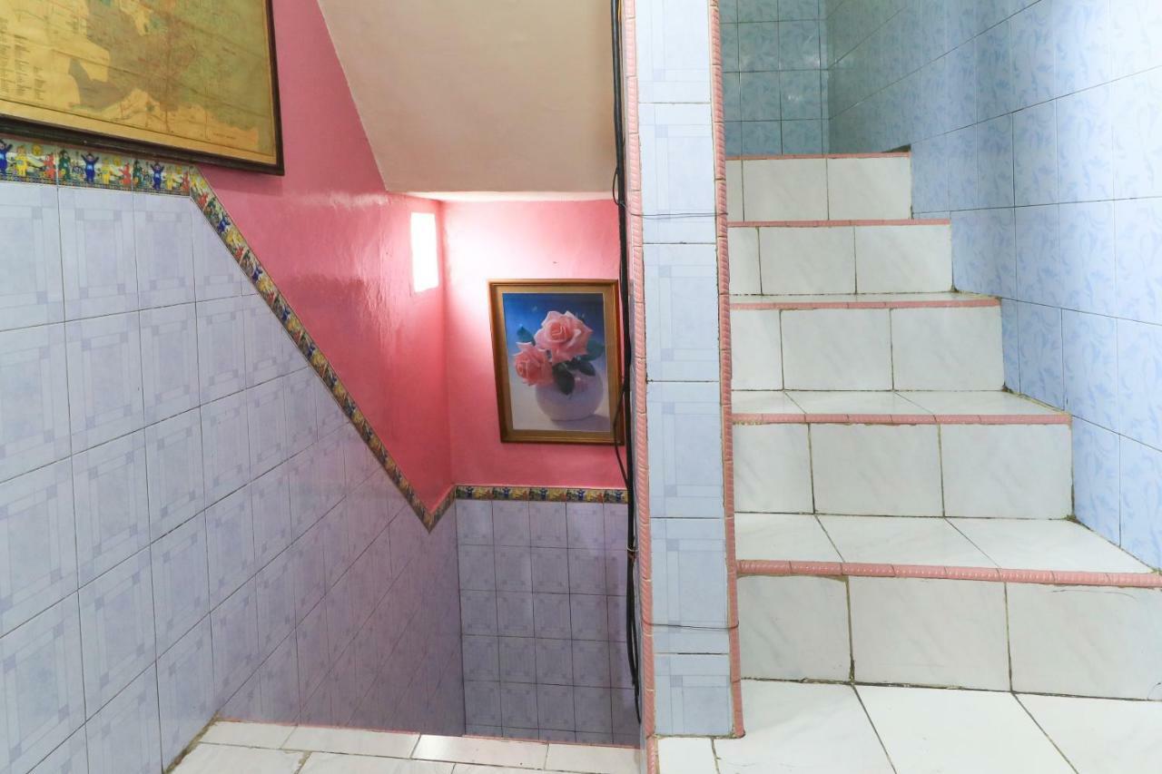Dharmawati Homestay Syariah At Terminal Purabaya Waru Exterior foto